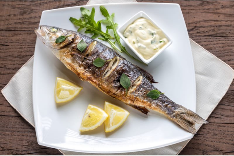 come cucinare branzino alla griglia, ricetta