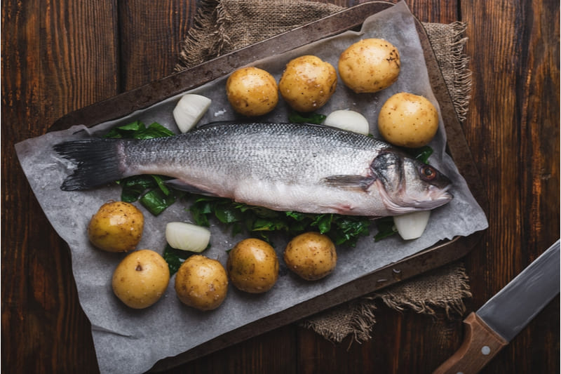 Filetto di branzino in crosta di patate