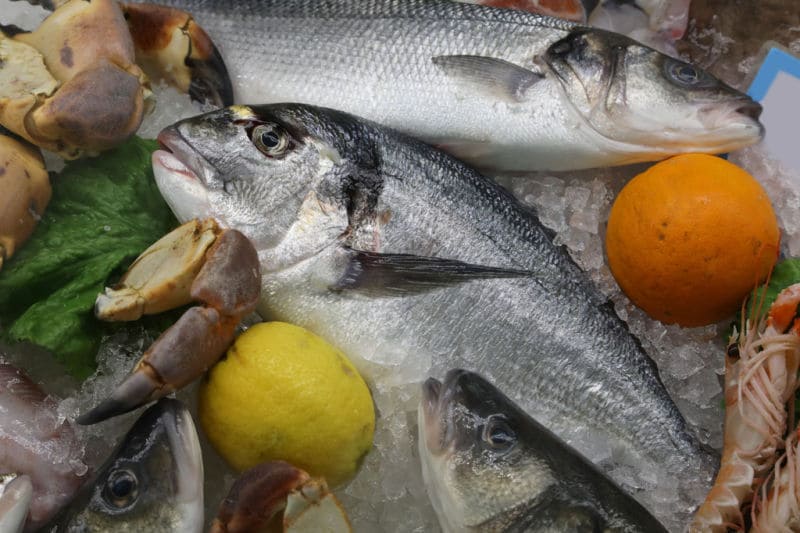 L’orata è un pesce bianco o azzurro?