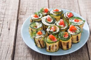 Come fare le zucchine ripiene di branzino