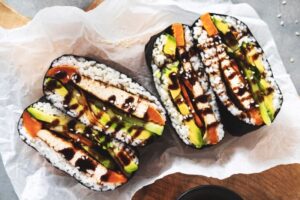 Ricetta sandwich sushi con branzino, onigirazu