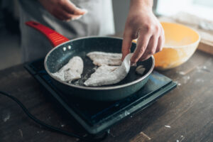 come cucinare il branzino in padella