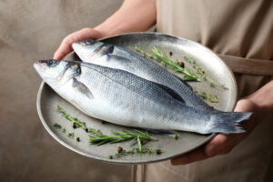 il branzino abbassa il colesterolo nel sangue