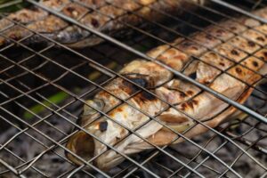 come fare il branzino al barbecue